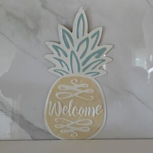 Pineapple Welcome Sign